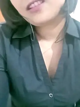 Snapshot of Queen_Kushi4 chatting on April 27, 2026, 7:56 pm Queen Kushi4 online show from April 27, 2026, 7:56 pm