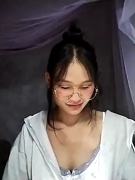 saronla 03 online show from November 14, 2025, 2:32 pm