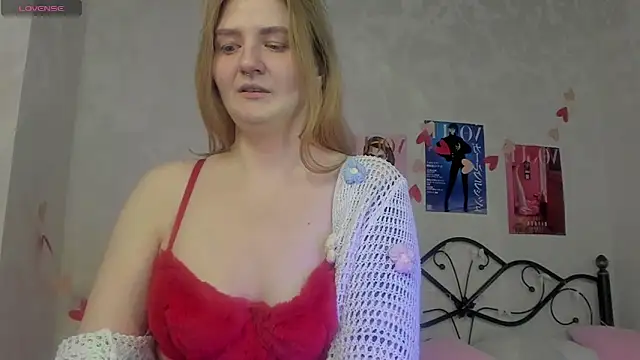 Snapshot of Ruby_Al1en chatting on February 19, 2026, 1:24 am Ruby Al1en online show from February 19, 2026, 1:24 am