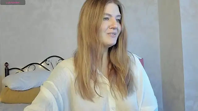 Snapshot of Ruby_Al1en chatting on December 18, 2025, 1:22 am Ruby Al1en online show from December 18, 2025, 1:22 am