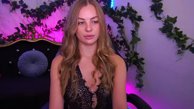 AngyyEyess online show from October 28, 2025, 12:11 am