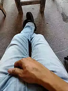 Snapshot of Alaver2587 chatting on March 29, 2026, 6:42 pm Alaver2587 online show from March 29, 2026, 6:42 pm