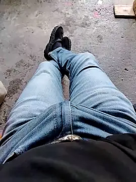 Snapshot of Alaver2587 chatting on March 22, 2026, 6:20 pm Alaver2587 online show from March 22, 2026, 6:20 pm