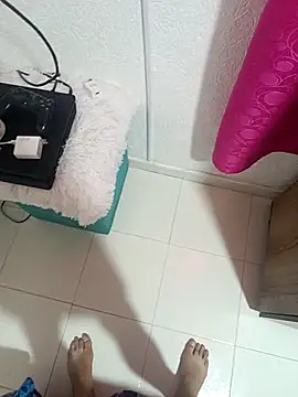 CarlosGris online show from April 16, 2026, 3:57 pm