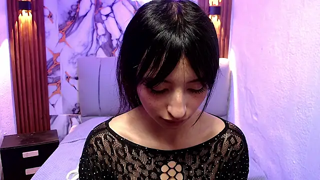 Snapshot of alaia_blue chatting on October 14, 2025, 1:23 pm alaia blue online show from October 14, 2025, 1:23 pm