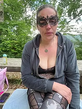 Snapshot of Nadja_Noir chatting on May 16, 2026, 3:00 pm Nadja Noir online show from May 16, 2026, 3:00 pm