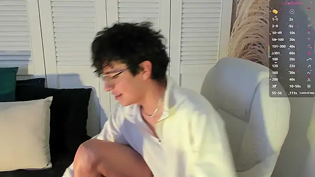 Snapshot of miilo_wolf chatting on September 18, 2025, 2:53 pm miilo wolf online show from September 18, 2025, 2:53 pm