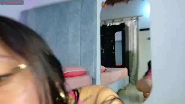 Snapshot of manumontoya_ chatting on October 3, 2025, 3:46 pm manumontoya  online show from October 3, 2025, 3:46 pm