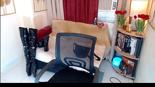 KYLINE WIILLS online show from February 19, 2026, 10:01 am