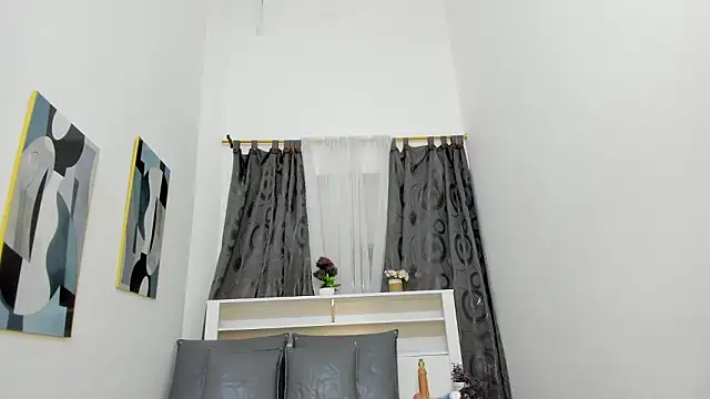 Mistt Mia online show from March 15, 2026, 11:39 am