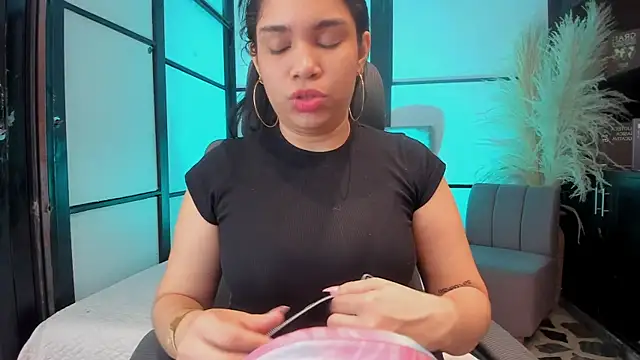 Snapshot of SamaraAnders_ chatting on March 19, 2026, 4:56 am SamaraAnders online show from March 19, 2026, 4:56 am