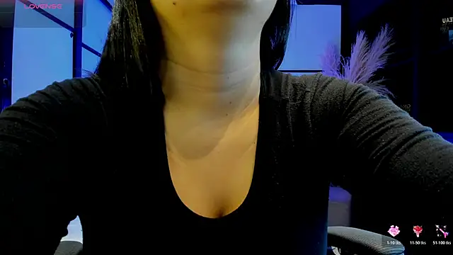 Snapshot of SamaraAnders_ chatting on April 7, 2026, 4:36 am SamaraAnders online show from April 7, 2026, 4:36 am