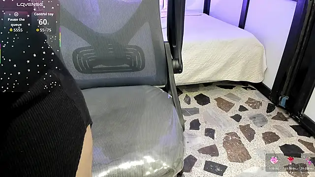 Snapshot of SamaraAnders_ chatting on May 5, 2026, 4:48 am SamaraAnders online show from May 5, 2026, 4:48 am