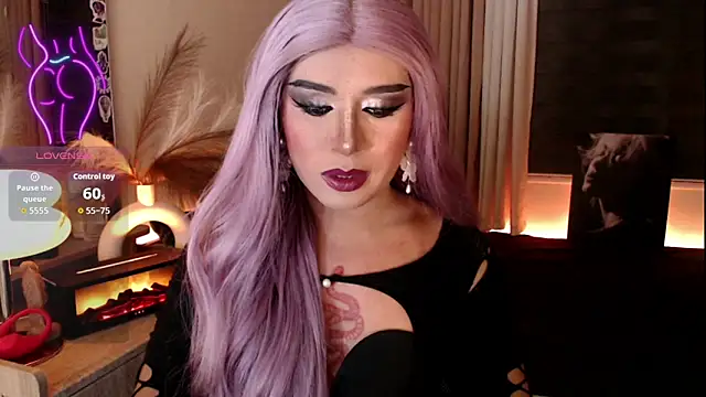 Snapshot of mslilly_croft chatting on May 3, 2026, 4:54 pm mslilly croft online show from May 3, 2026, 4:54 pm