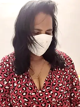 mallu-lover online show from December 20, 2025, 5:05 pm