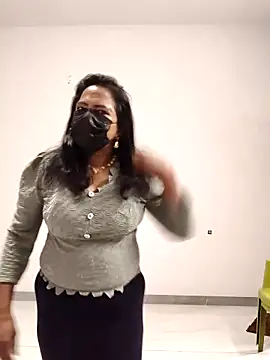 Snapshot of mallu-lover chatting on March 10, 2026, 12:20 pm mallu-lover online show from March 10, 2026, 12:20 pm