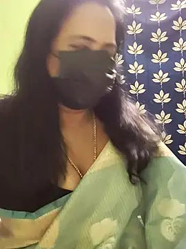 mallu-lover online show from November 12, 2025, 1:26 pm