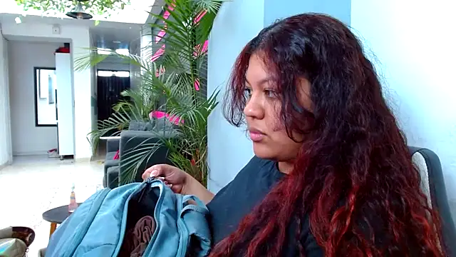 CloeStron online show from November 28, 2025, 4:18 pm