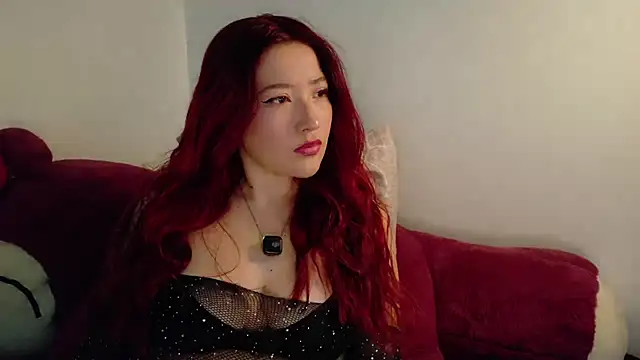 lunnaa  online show from March 30, 2026, 8:32 pm