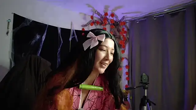 Snapshot of lunnaa_ chatting on October 30, 2025, 4:11 am lunnaa online show from October 30, 2025, 4:11 am