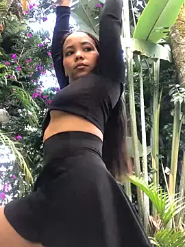 SophiaGuzman online show from February 20, 2026, 4:42 pm