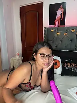 ema zoe online show from October 4, 2025, 12:01 am