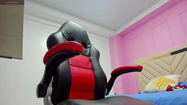 Snapshot of ALISSON_BARKER chatting on November 7, 2025, 12:10 pm ALISSON BARKER online show from November 7, 2025, 12:10 pm