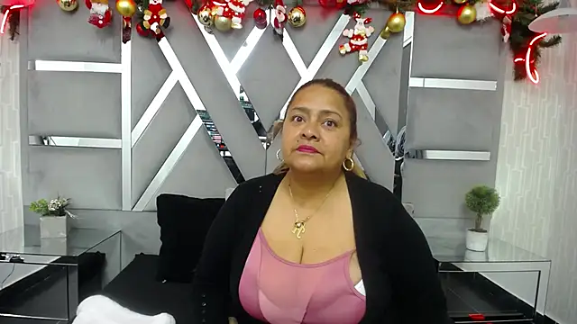 Snapshot of MonzerratBoyer chatting on December 18, 2025, 6:45 pm MonzerratBoyer online show from December 18, 2025, 6:45 pm