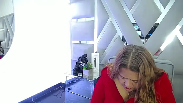 Snapshot of MonzerratBoyer chatting on February 20, 2026, 7:05 pm MonzerratBoyer online show from February 20, 2026, 7:05 pm