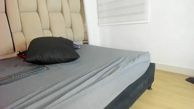 Mollyxketa1  online show from November 21, 2025, 4:55 am