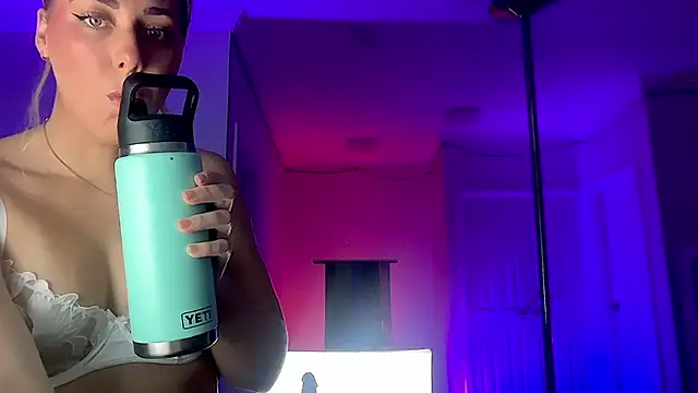 louiseberkeley online show from February 24, 2026, 1:50 am