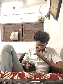 yashuuuu021 online show from October 22, 2025, 4:28 pm