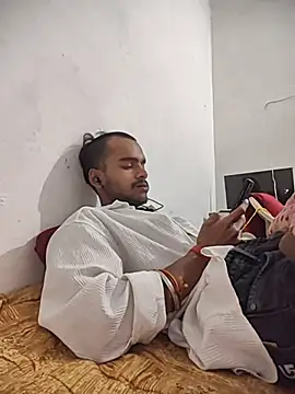 yashuuuu021 online show from April 13, 2026, 7:07 pm