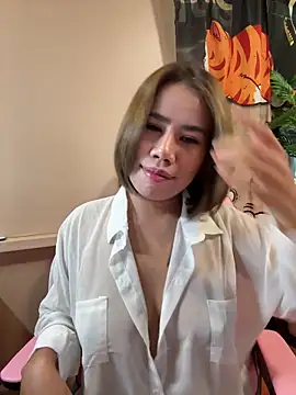 Snapshot of Kath_C chatting on October 23, 2025, 3:49 am Kath C online show from October 23, 2025, 3:49 am