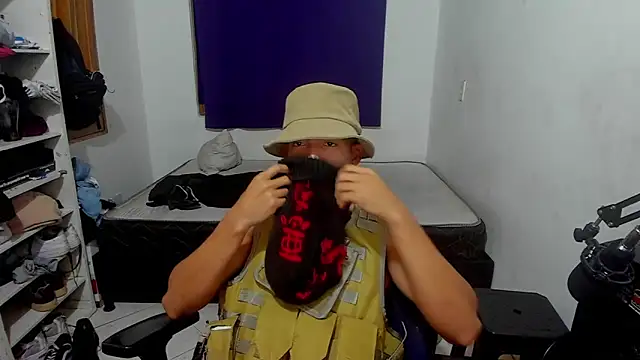 Snapshot of JuanchiT66 chatting on November 1, 2025, 7:57 am JuanchiT66 online show from November 1, 2025, 7:57 am