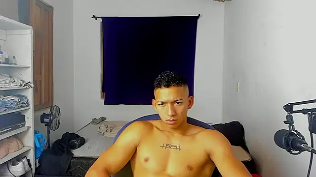 Snapshot of JuanchiT66 chatting on October 11, 2025, 7:48 pm JuanchiT66 online show from October 11, 2025, 7:48 pm