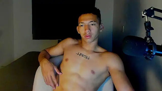 Snapshot of JuanchiT66 chatting on September 17, 2025, 9:00 am JuanchiT66 online show from September 17, 2025, 9:00 am