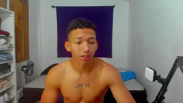 Snapshot of JuanchiT66 chatting on October 2, 2025, 6:00 pm JuanchiT66 online show from October 2, 2025, 6:00 pm