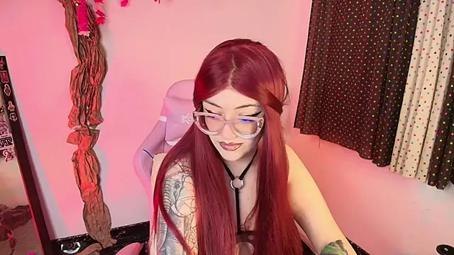 isaferrer06 online show from September 11, 2025, 4:23 am