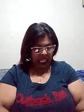 Snapshot of mileesha chatting on July 17, 2026, 6:27 pm mileesha online show from July 17, 2026, 6:27 pm