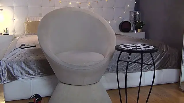 Snapshot of LadyValeriaXO chatting on December 20, 2025, 12:30 pm LadyValeriaXO online show from December 20, 2025, 12:30 pm