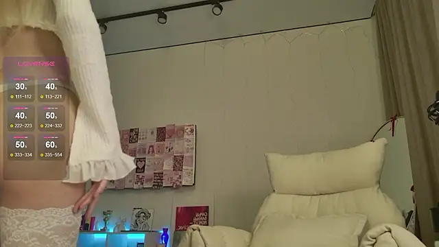 Snapshot of Lunainnk chatting on February 11, 2026, 12:43 am Lunainnk online show from February 11, 2026, 12:43 am