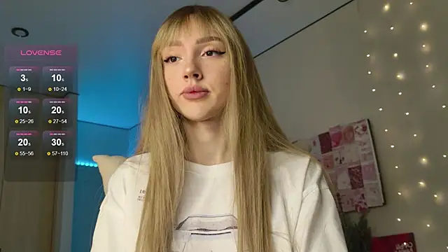 Snapshot of Lunainnk chatting on December 16, 2025, 1:32 am Lunainnk online show from December 16, 2025, 1:32 am