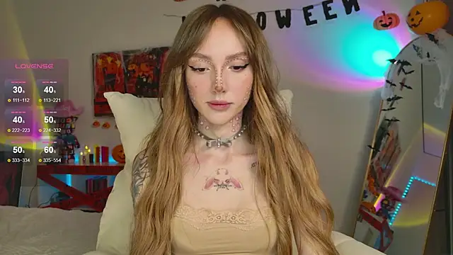 Snapshot of Lunainnk chatting on October 28, 2025, 12:11 am Lunainnk online show from October 28, 2025, 12:11 am