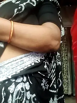 Snapshot of suparnadas141414 chatting on November 1, 2025, 2:40 am suparnadas141414 online show from November 1, 2025, 2:40 am