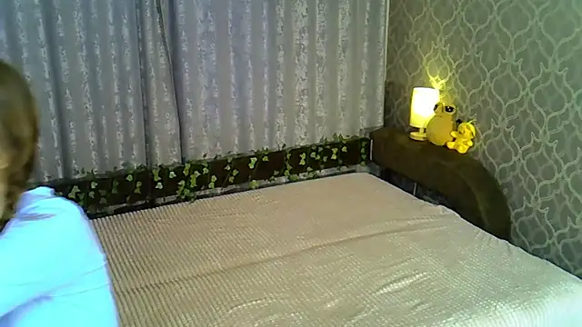 Snapshot of Little_L1ss chatting on October 19, 2025, 12:41 pm Little L1ss online show from October 19, 2025, 12:41 pm