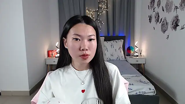 LunaPurrr online show from September 14, 2025, 1:22 pm