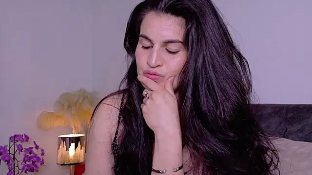 lizdevine online show from September 10, 2025, 4:17 pm