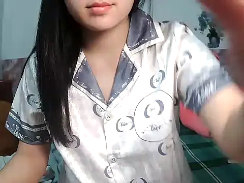 Linda-24 online show from April 13, 2026, 8:24 pm