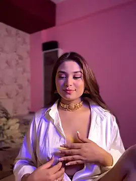 Snapshot of chloiedecker chatting on April 7, 2026, 7:48 pm chloiedecker online show from April 7, 2026, 7:48 pm